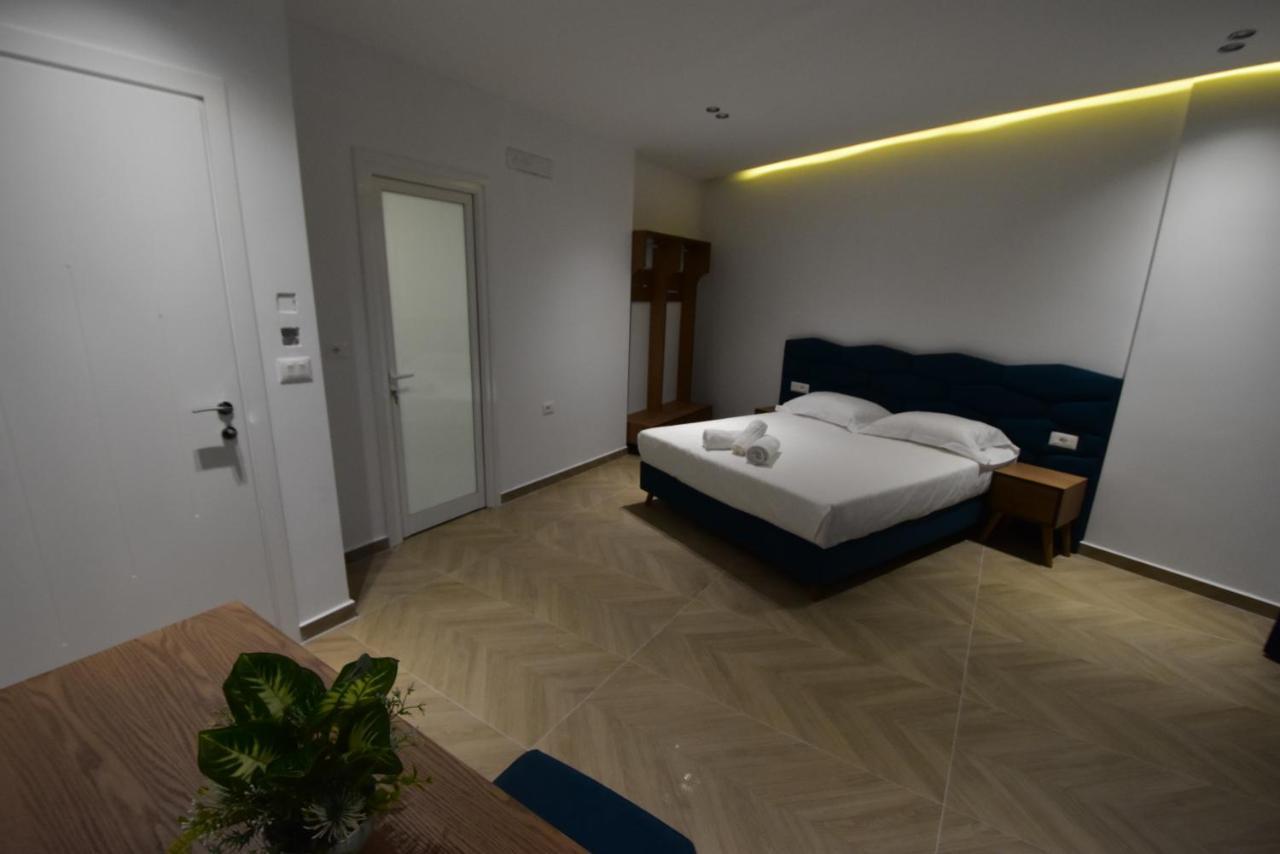 Agimi Hotel Ksamil Esterno foto