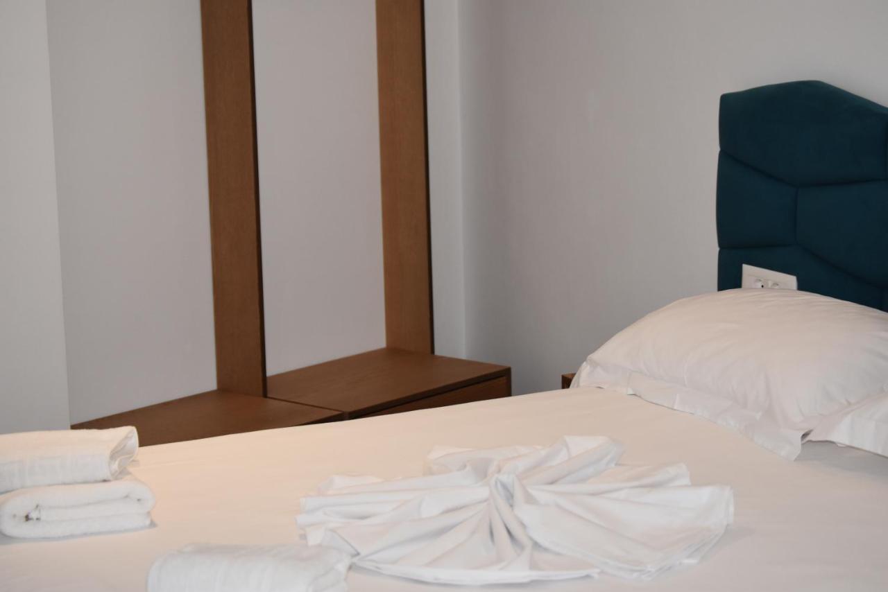 Agimi Hotel Ksamil Esterno foto
