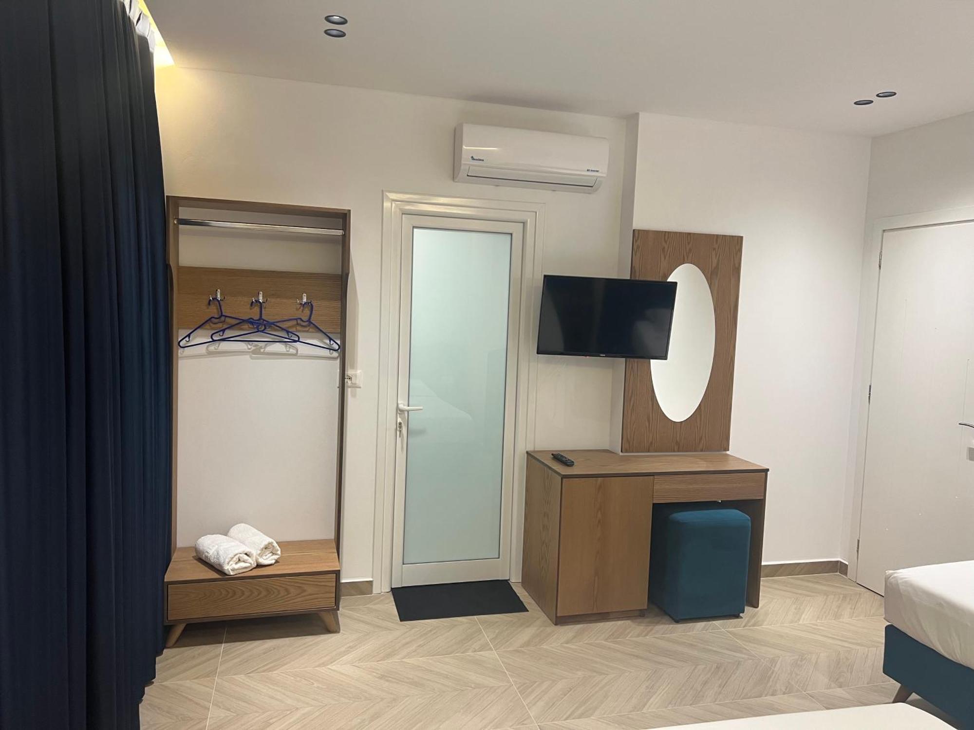 Agimi Hotel Ksamil Esterno foto