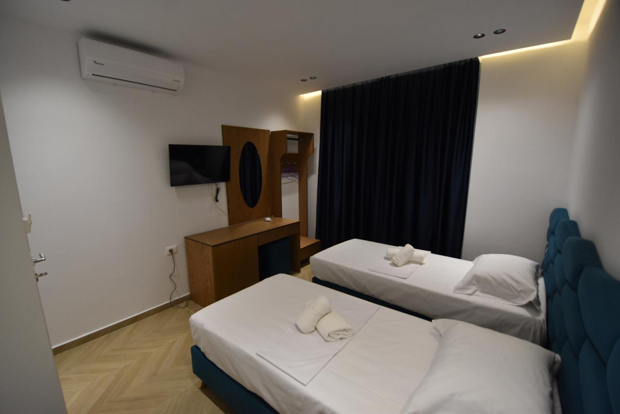 Agimi Hotel Ksamil Esterno foto