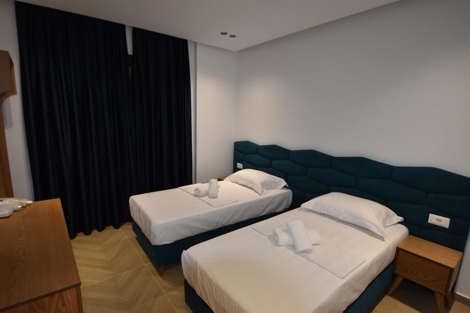 Agimi Hotel Ksamil Esterno foto