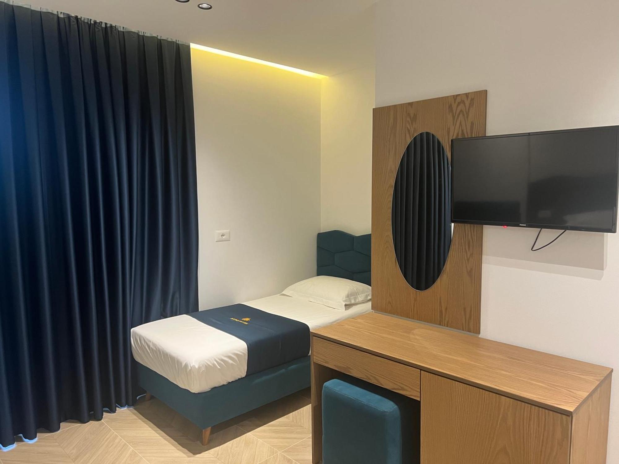 Agimi Hotel Ksamil Esterno foto
